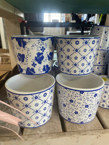 Round Blue\White Floral Pot