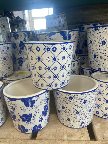 Round Blue\White Floral Pot
